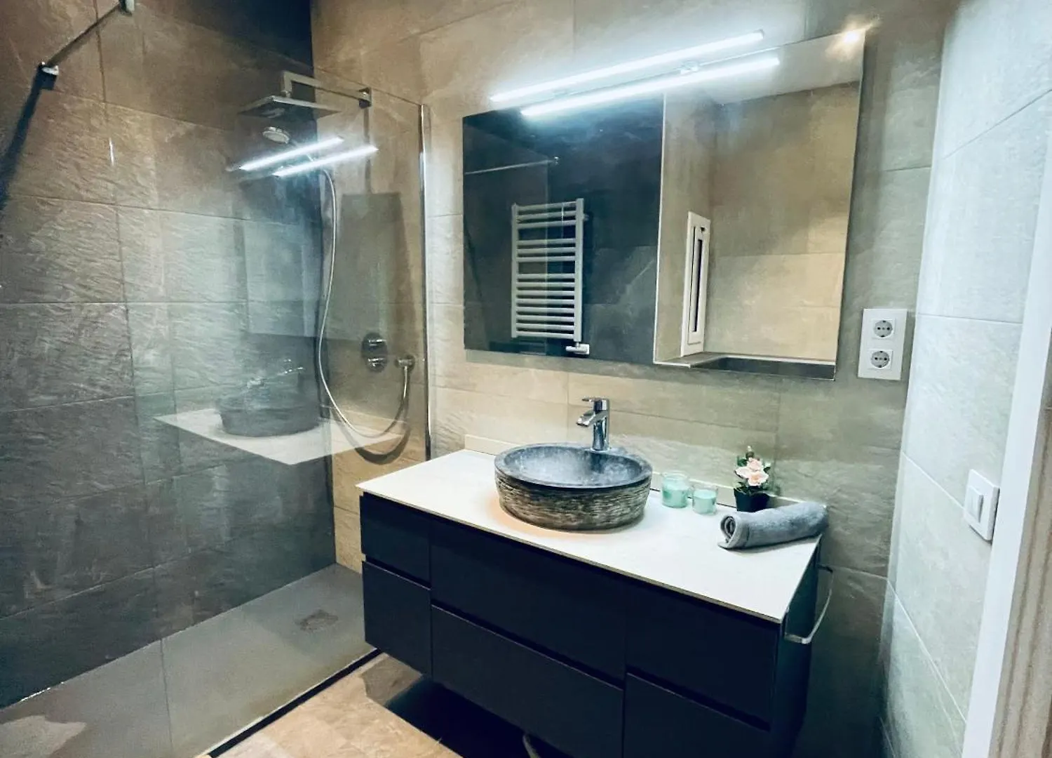 Valencia 2 Bed & Breakfast Barcelona