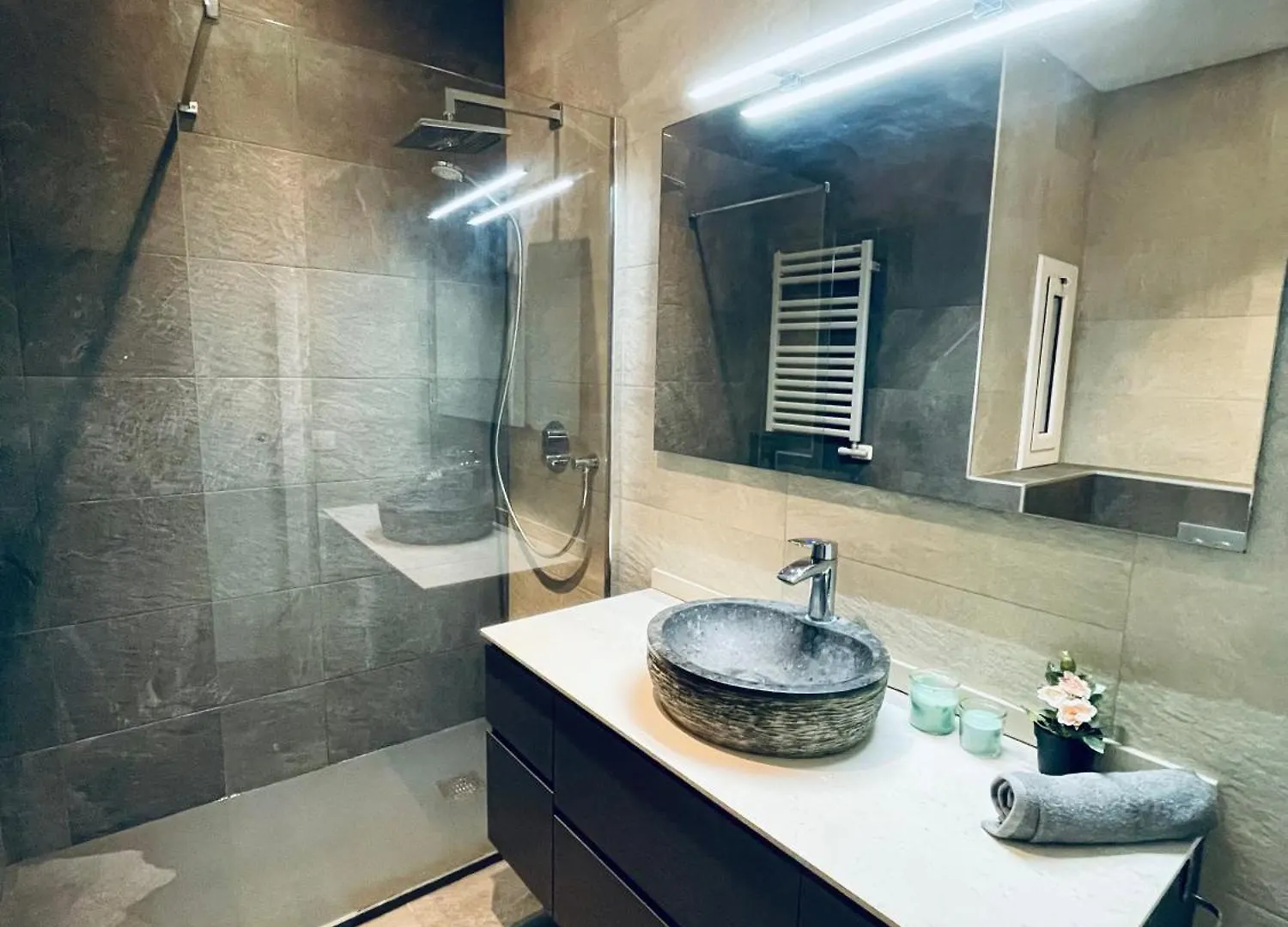 Valencia 2 Bed & Breakfast Barcelona