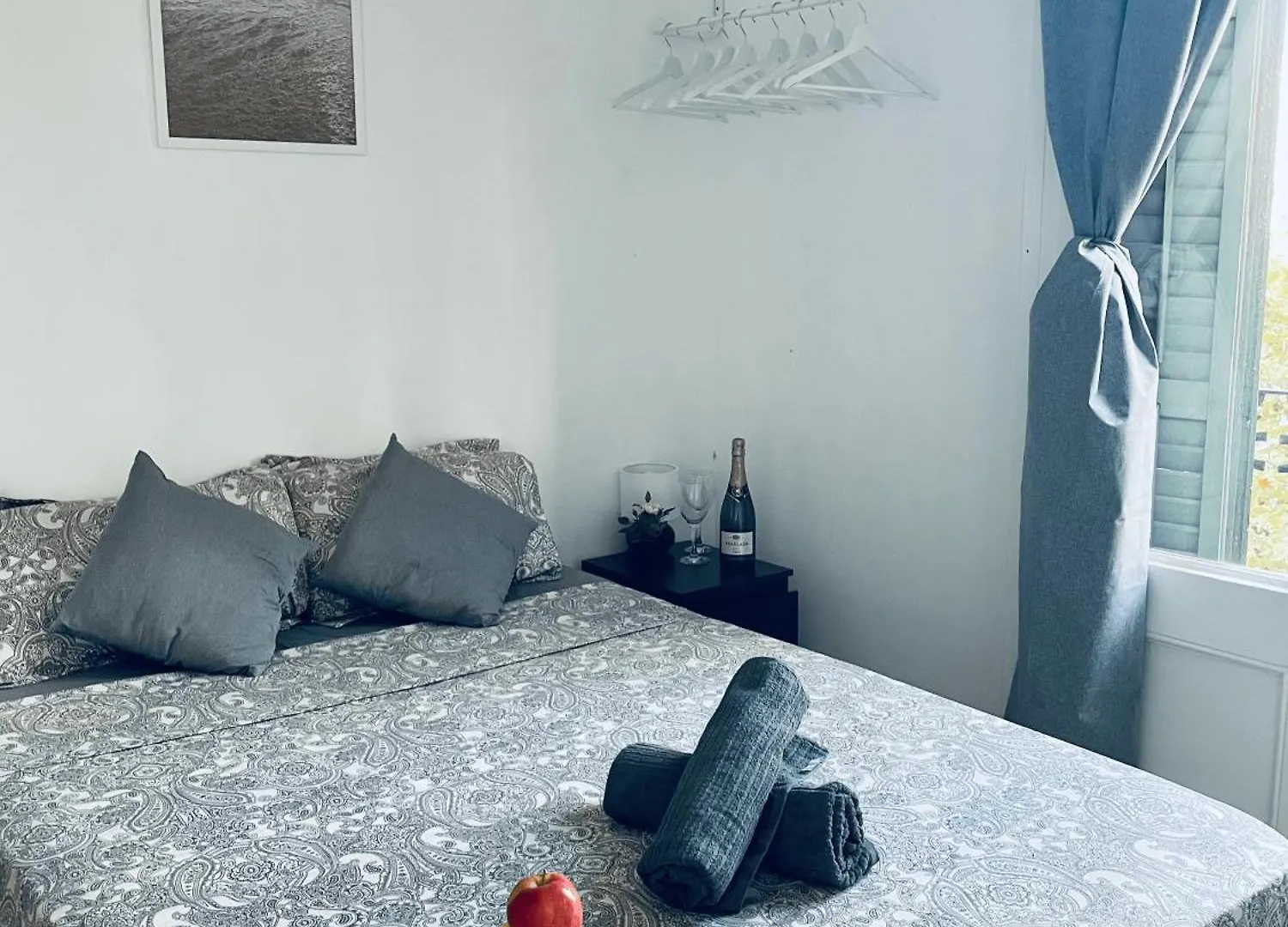 Valencia 2 Bed & Breakfast Barcelona