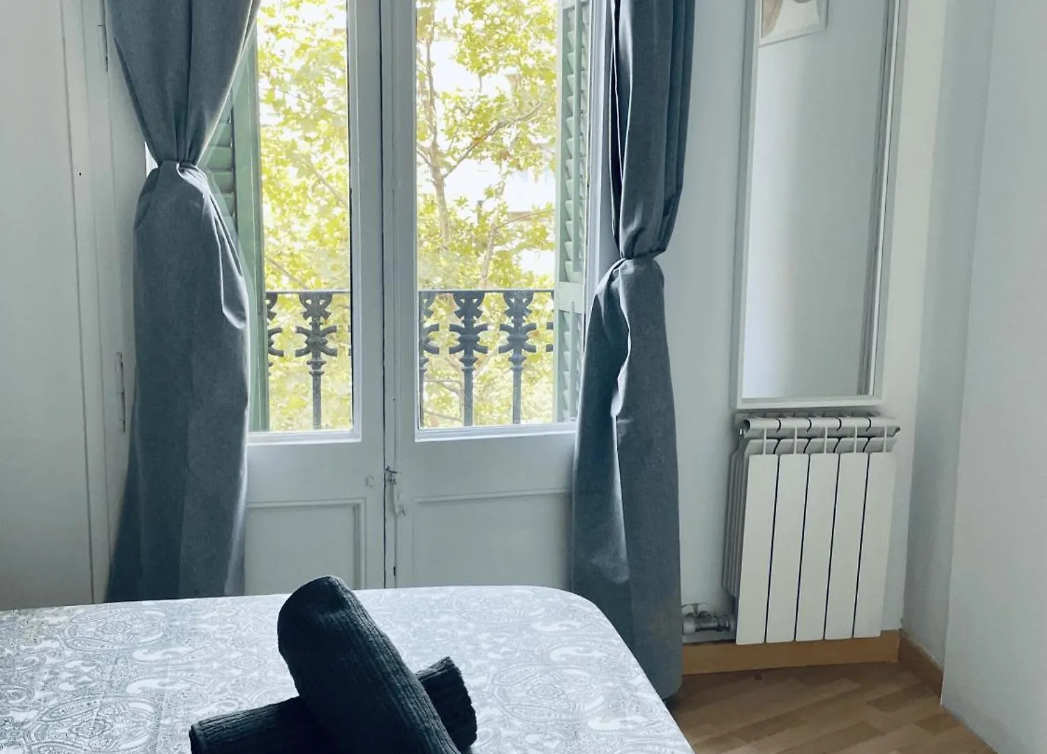 Valencia 2 Bed & Breakfast Barcelona
